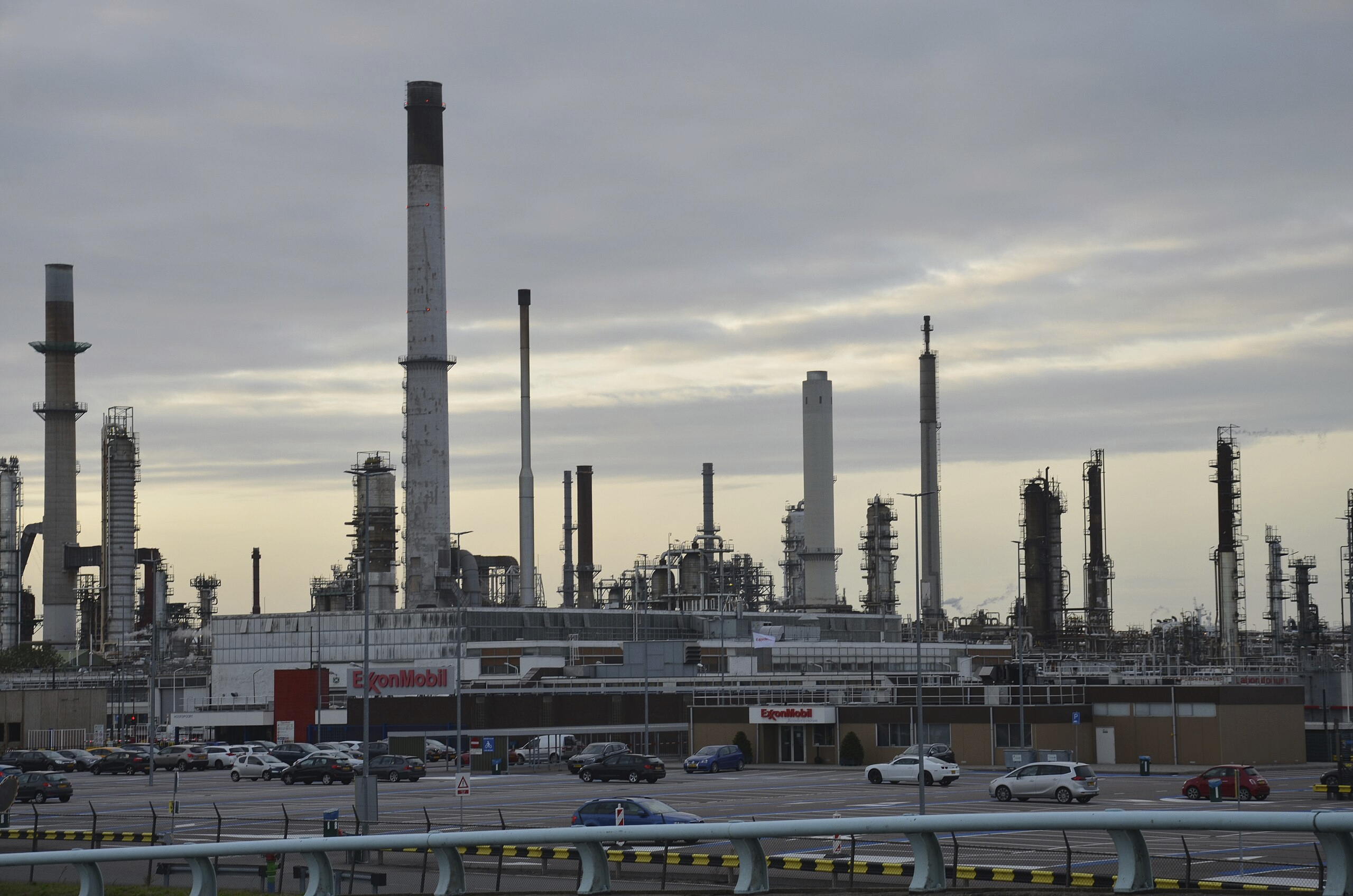 Exxon oil refinery